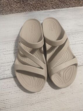Crocs Kadee II Slide Sandal Women's Size 8 Beige Comfort Slip On